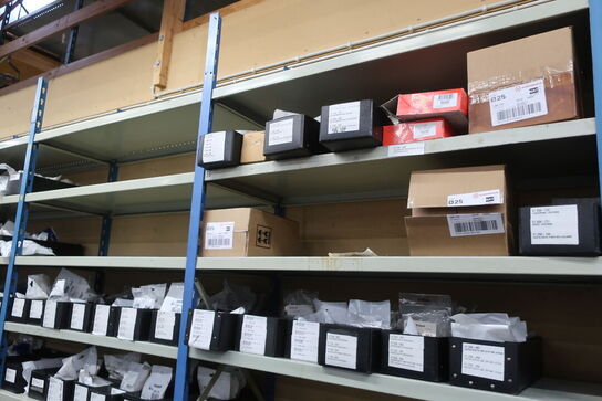 11 fag lagerreol med indhold