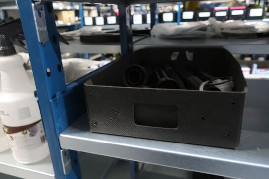 22 fag lagerreoler med indhold