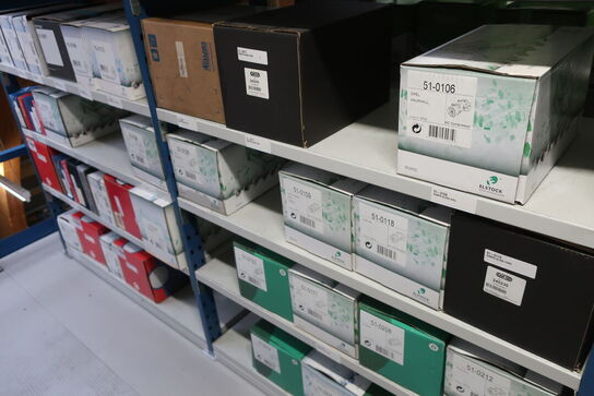 12 fag lagerreoler med indhold 