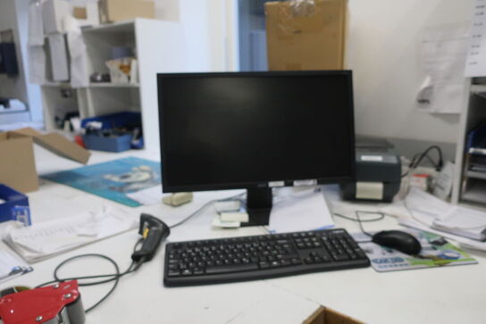 30 fag lagerreoler med indhold