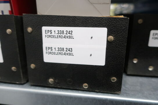 12 fag lagerreol med indhold