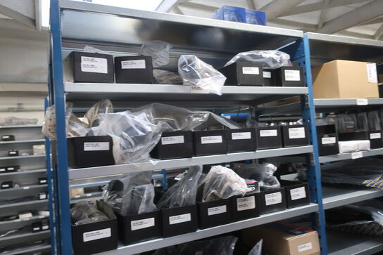 12 fag lagerreol med indhold