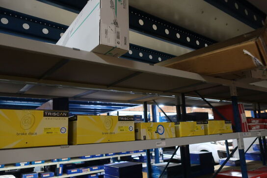 8 fag lagerreoler med indhold