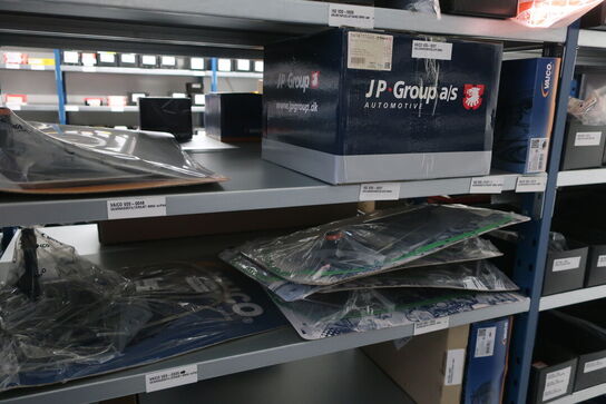 12 fag lagerreol med indhold