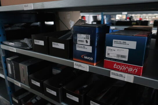 12 fag lagerreol med indhold