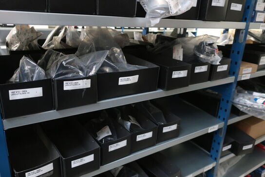 12 fag lagerreol med indhold