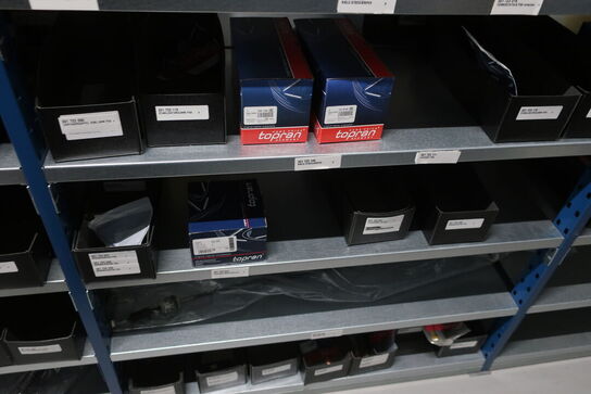 22 fag lagerreoler med indhold