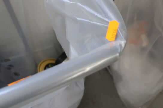 30 fag lagerreoler med indhold