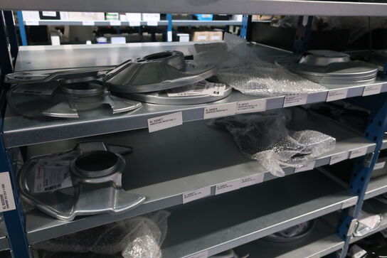 22 fag lagerreoler med indhold