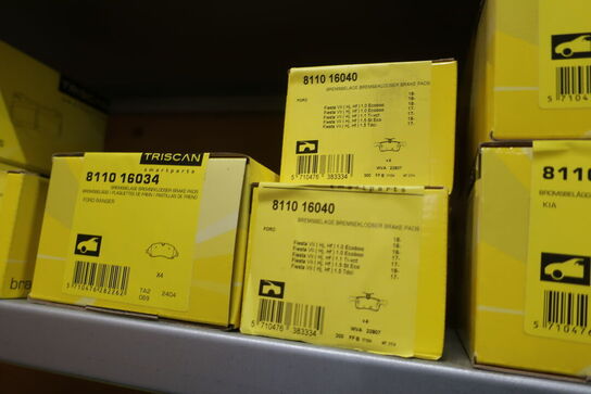 4 fag lagerreoler med indhold