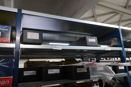 22 fag lagerreoler med indhold