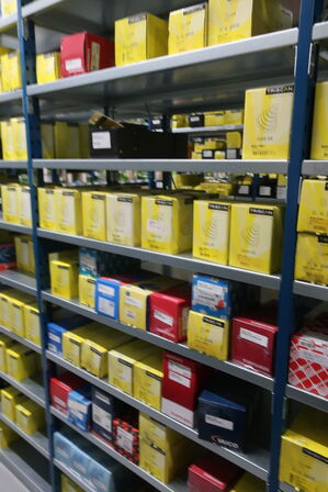 20 fag lagerreoler med indhold