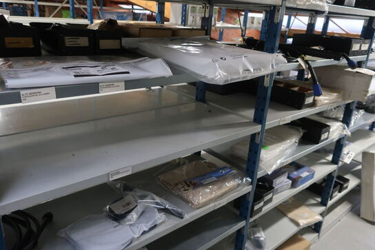 12 fag lagerreoler med indhold 