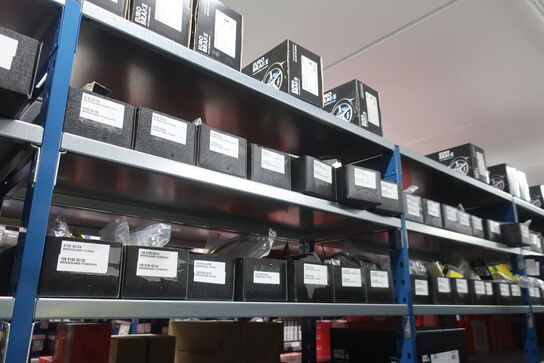 22 fag lagerreoler med indhold