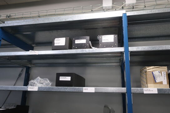 11 fag lagerreoler med indhold