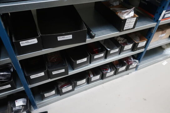 22 fag lagerreoler med indhold