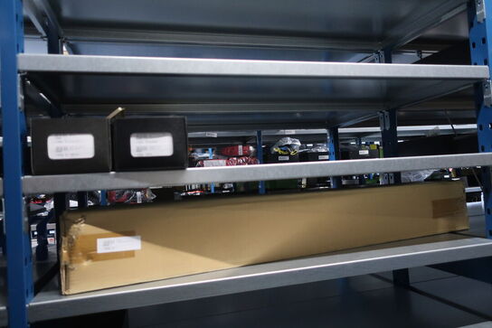 22 fag lagerreoler med indhold