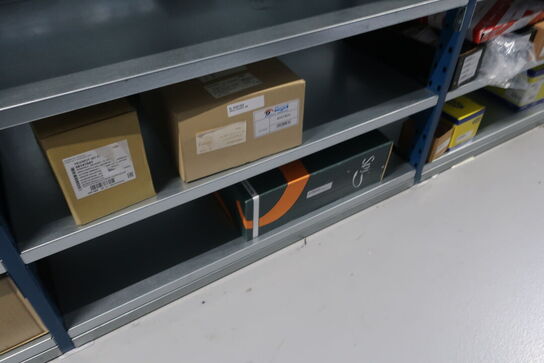 22 fag lagerreoler med indhold