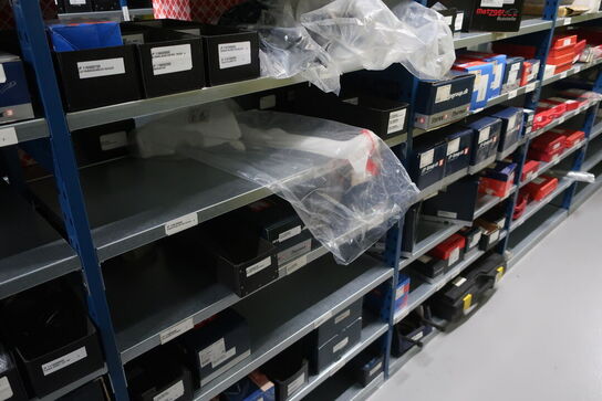 24 fag lagerreoler med indhold