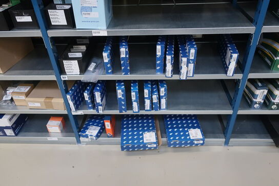 12 fag lagerreol med indhold