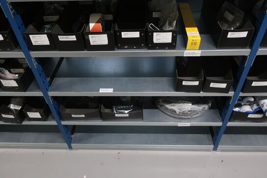 26 fag lagerreoler med indhold