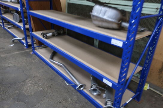 Varelager af udstødning m.v. samt reoler hertil