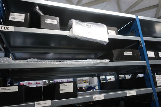 22 fag lagerreoler med indhold