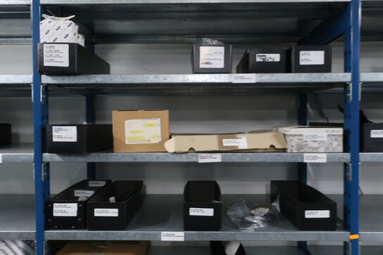 11 fag lagerreoler med indhold