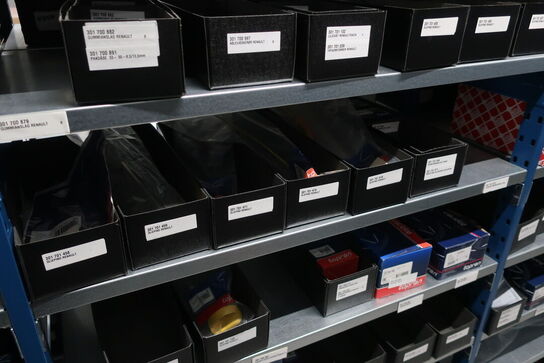 22 fag lagerreoler med indhold