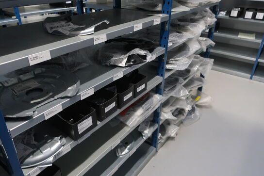 22 fag lagerreoler med indhold