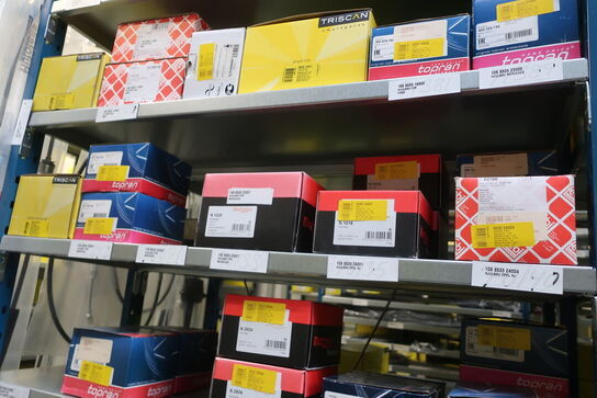 28 fag lagerreoler med indhold