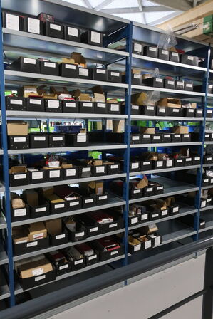 26 fag lagerreoler med indhold