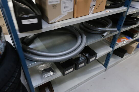 12 fag lagerreoler med indhold 