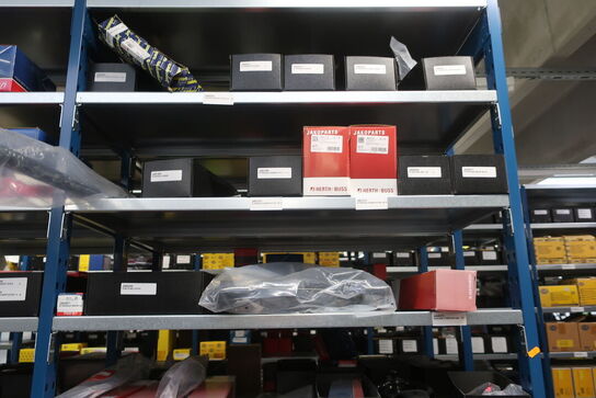 8 fag lagerreoler med indhold