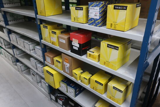 12 fag lagerreoler med indhold 