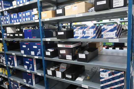 12 fag lagerreol med indhold