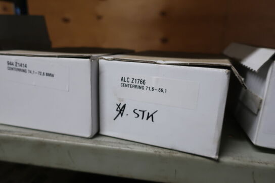 2 fag lagerreol med indhold