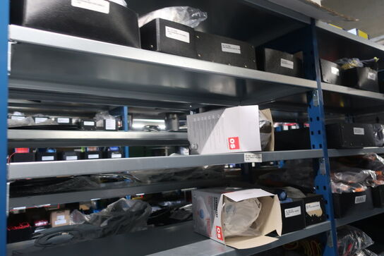 22 fag lagerreoler med indhold