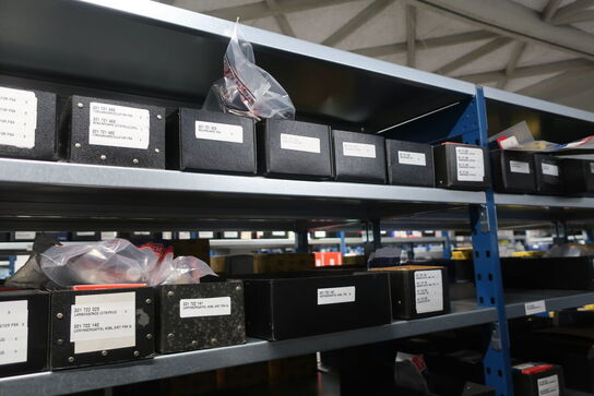 22 fag lagerreoler med indhold