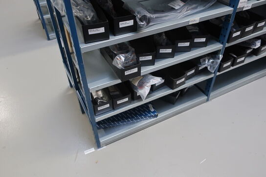 12 fag lagerreol med indhold