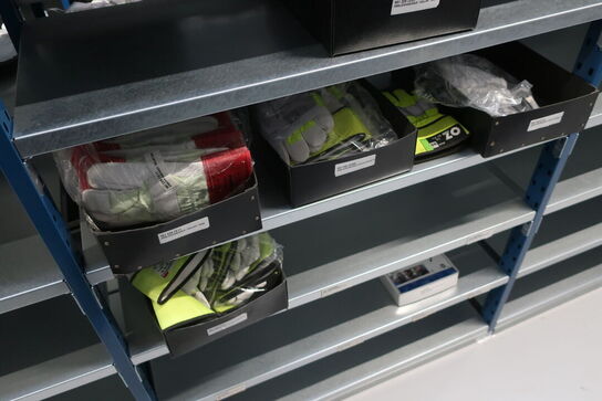 22 fag lagerreoler med indhold