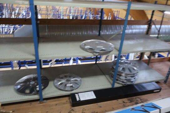 Diverse varelager samt reoler det står på 