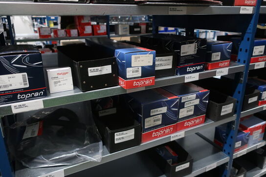 22 fag lagerreoler med indhold