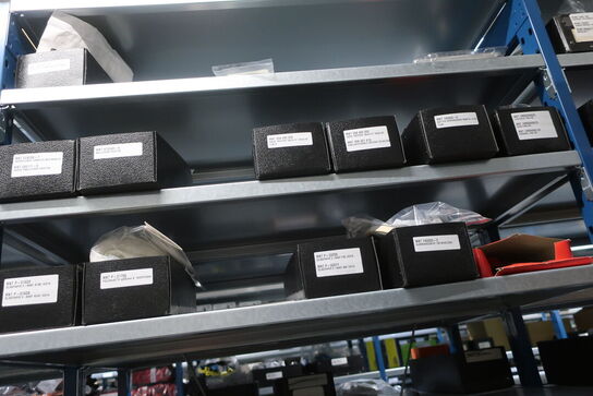 22 fag lagerreoler med indhold