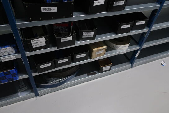 22 fag lagerreoler med indhold