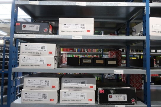 24 fag lagerreoler med indhold