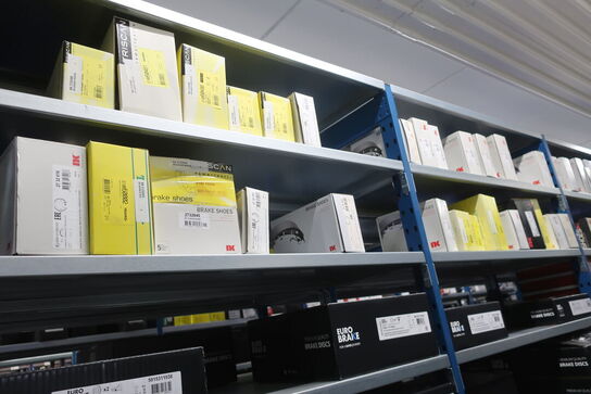 30 fag lagerreoler med indhold