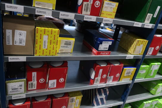 22 fag lagerreoler med indhold