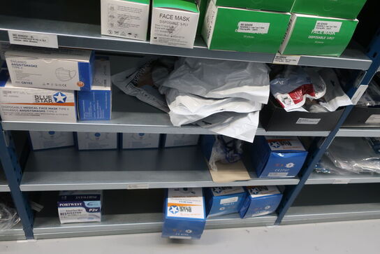 22 fag lagerreoler med indhold