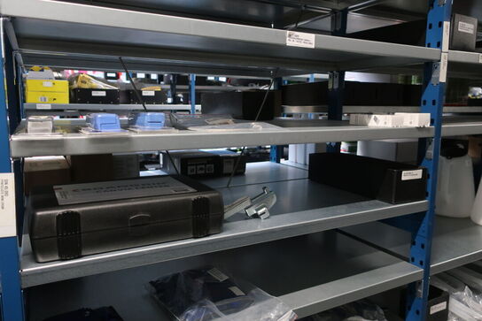 22 fag lagerreoler med indhold